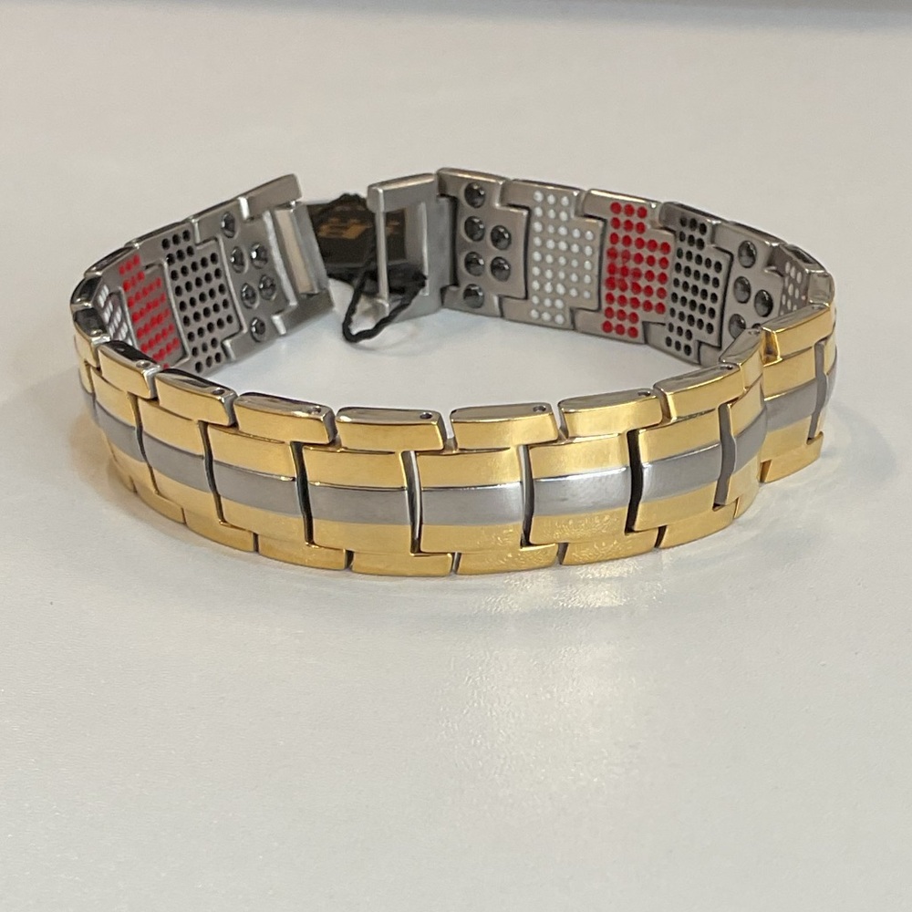 NWT UltraBand USA Dejamax Silver and Gold Magnetic Health Bracelet